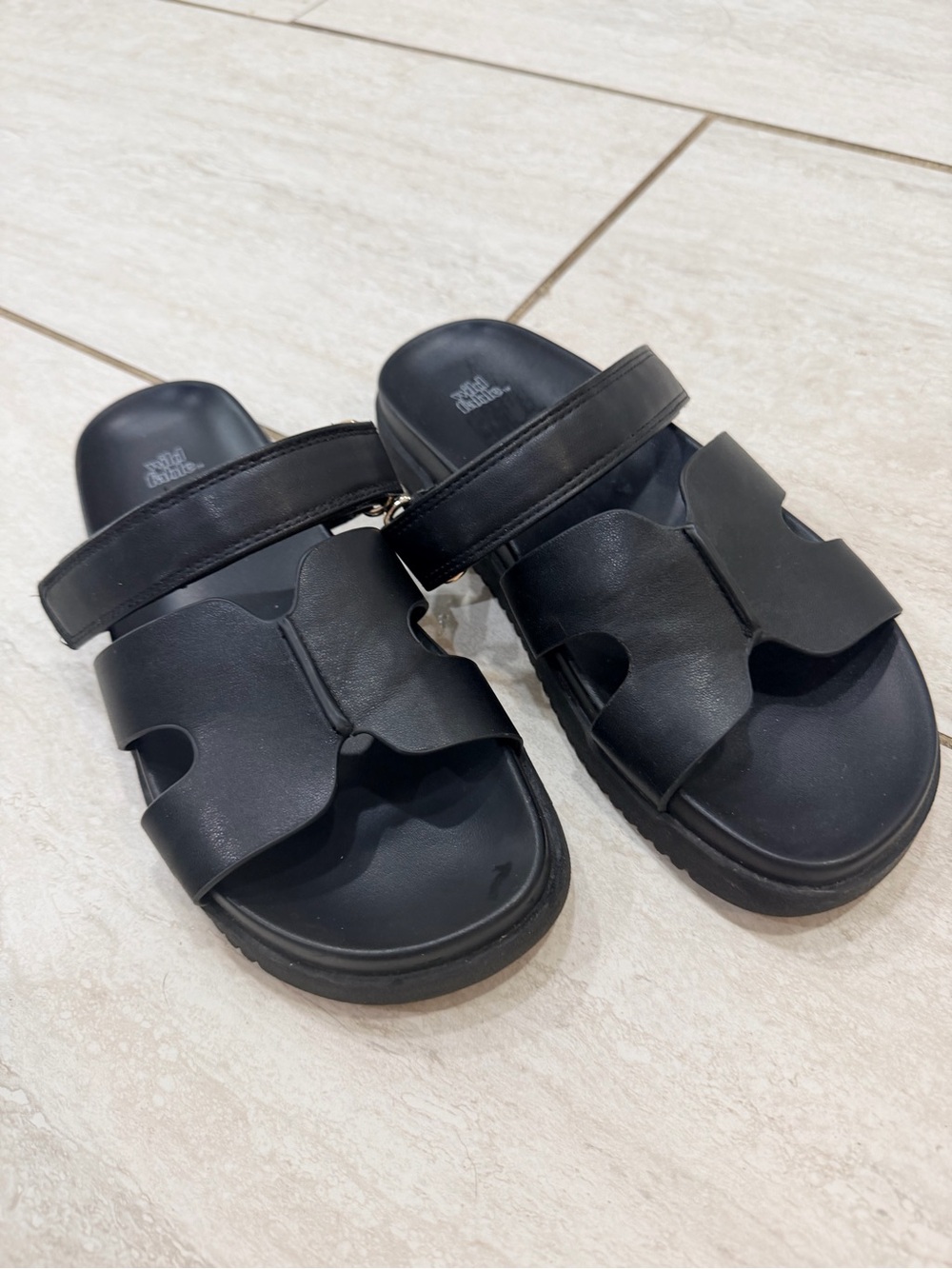 Wild Fable Black Leather Slide Sandals